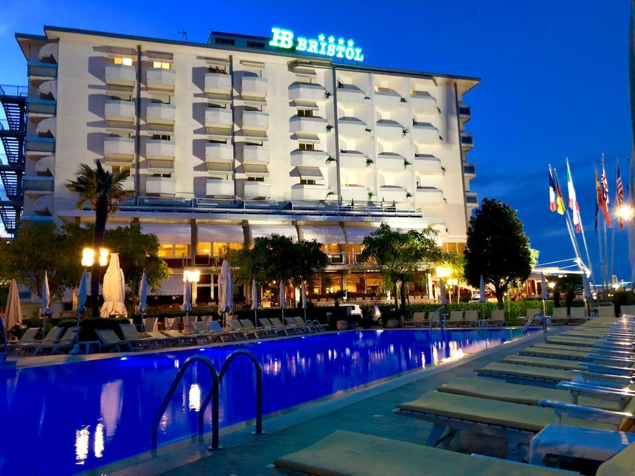 Hotel Bristol ソットマリーナ エクステリア 写真