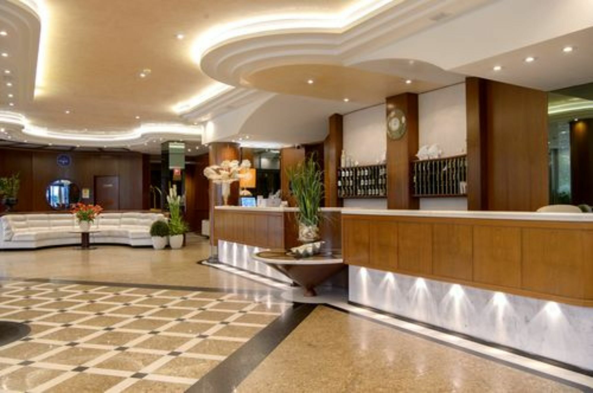 Hotel Bristol ソットマリーナ エクステリア 写真